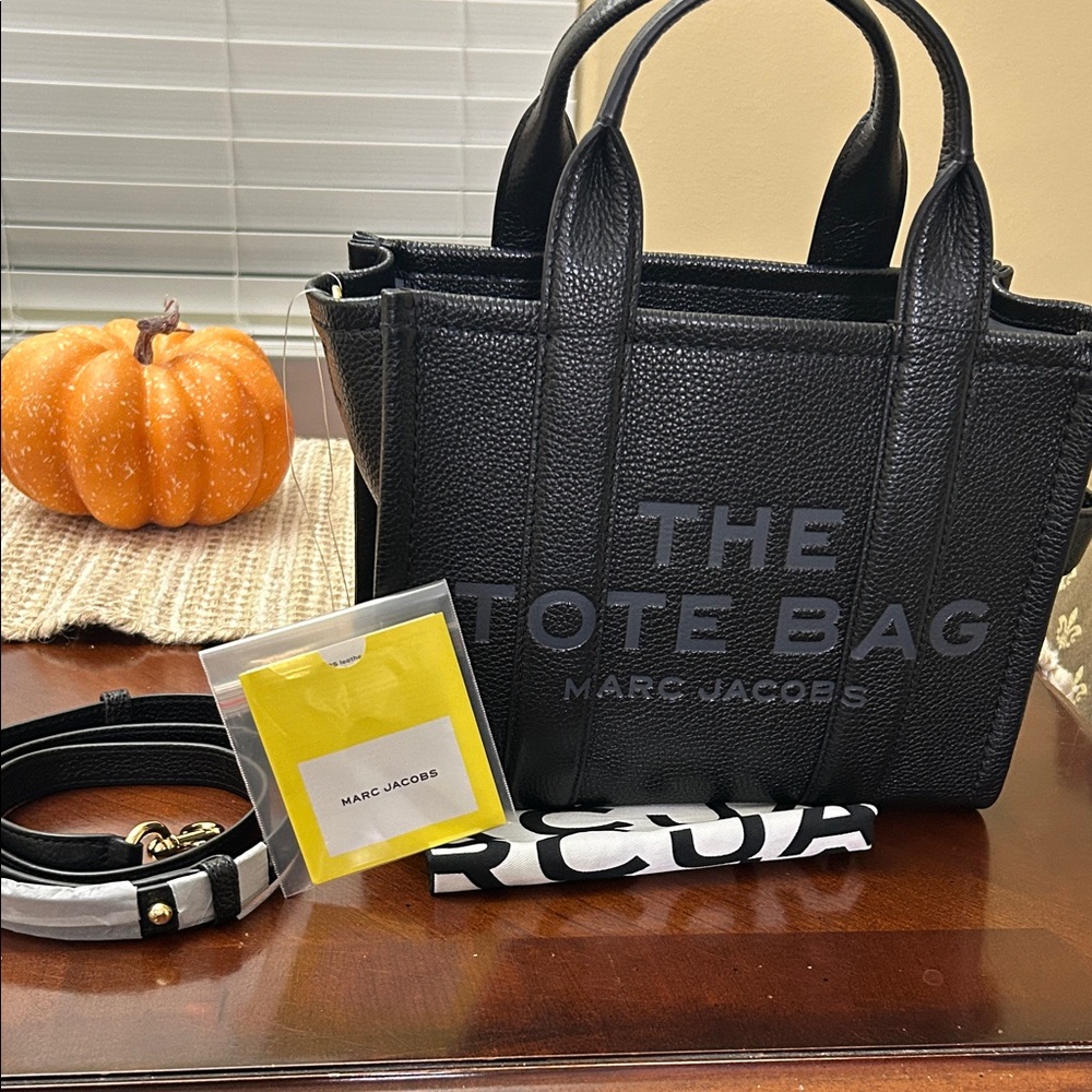 Marc Jacobs Black Textured Tote Bag